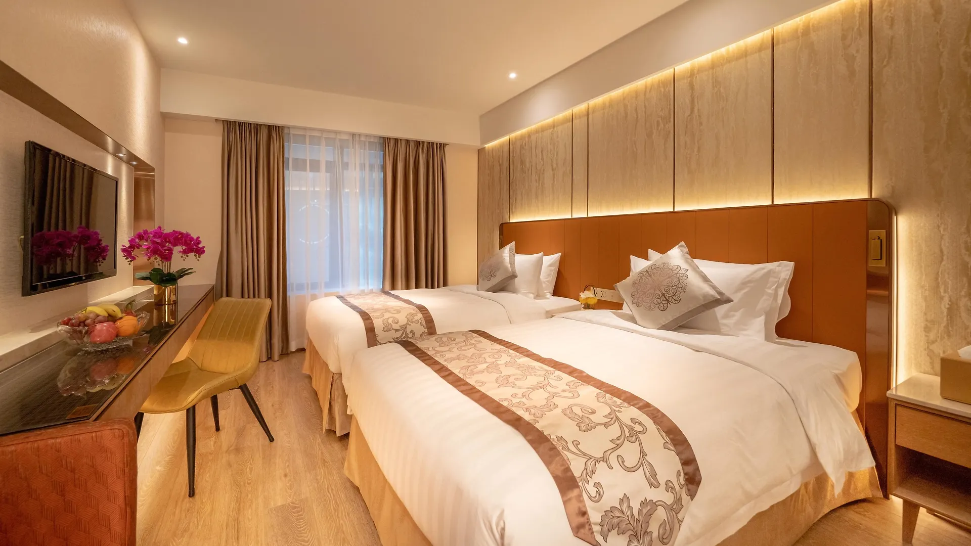 Hotel Golden Dragon Macau