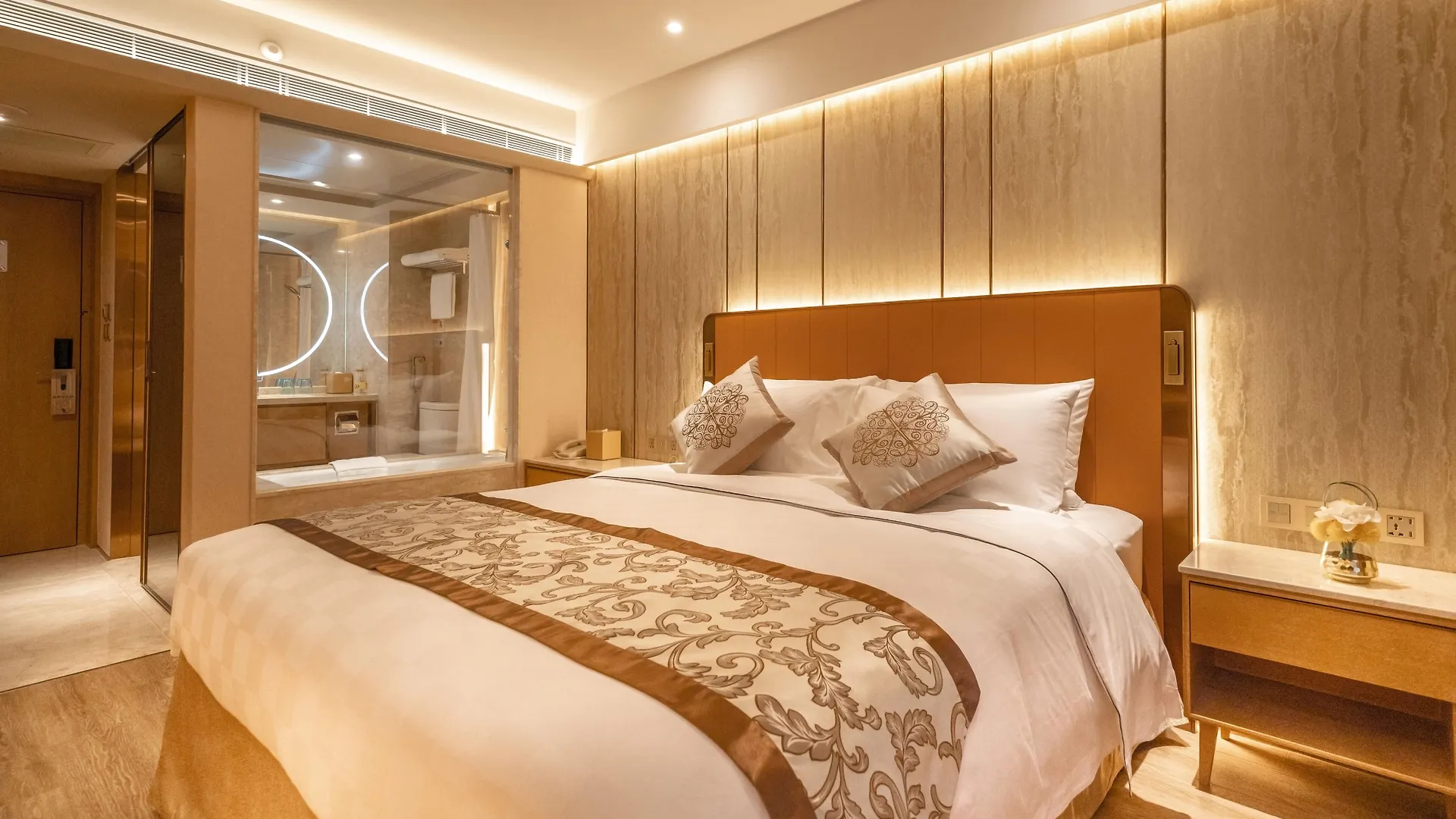 Hotel Golden Dragon Macau