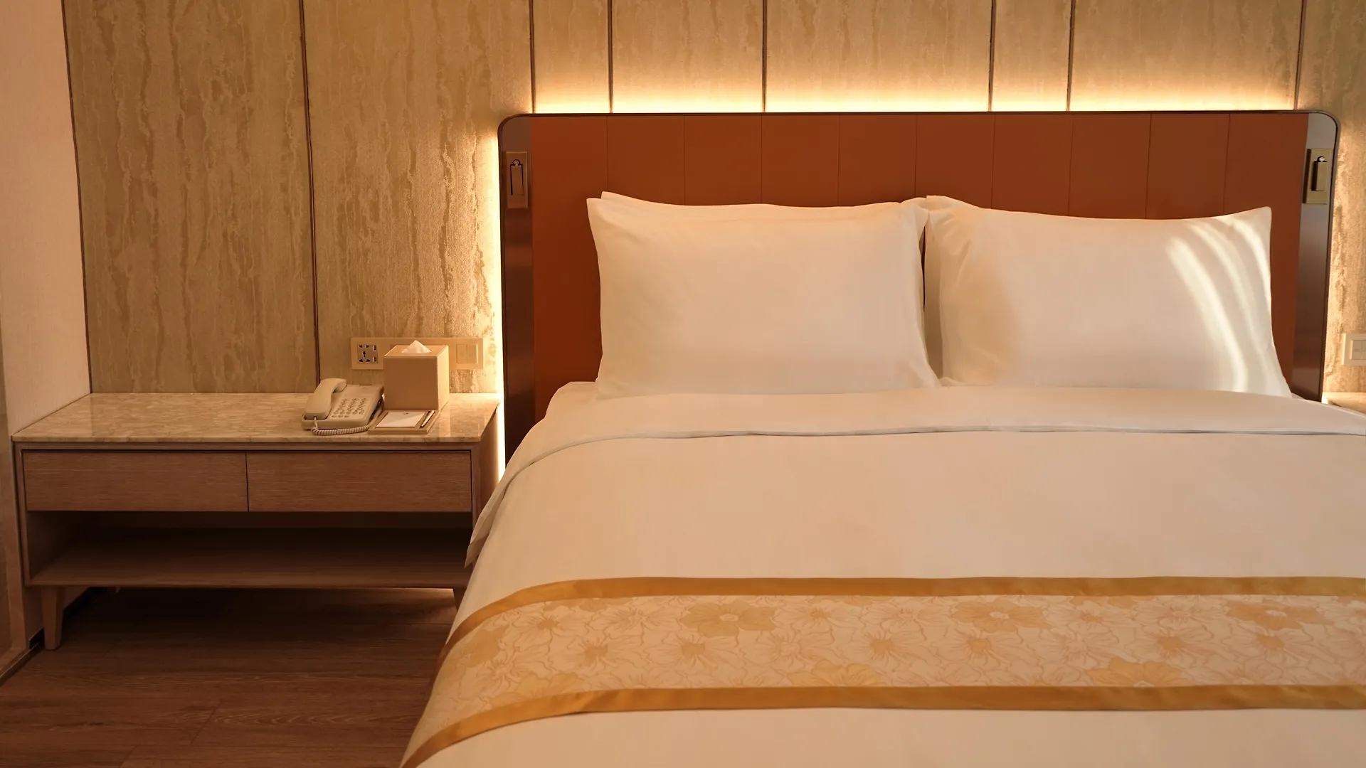 Hotel Golden Dragon Macau