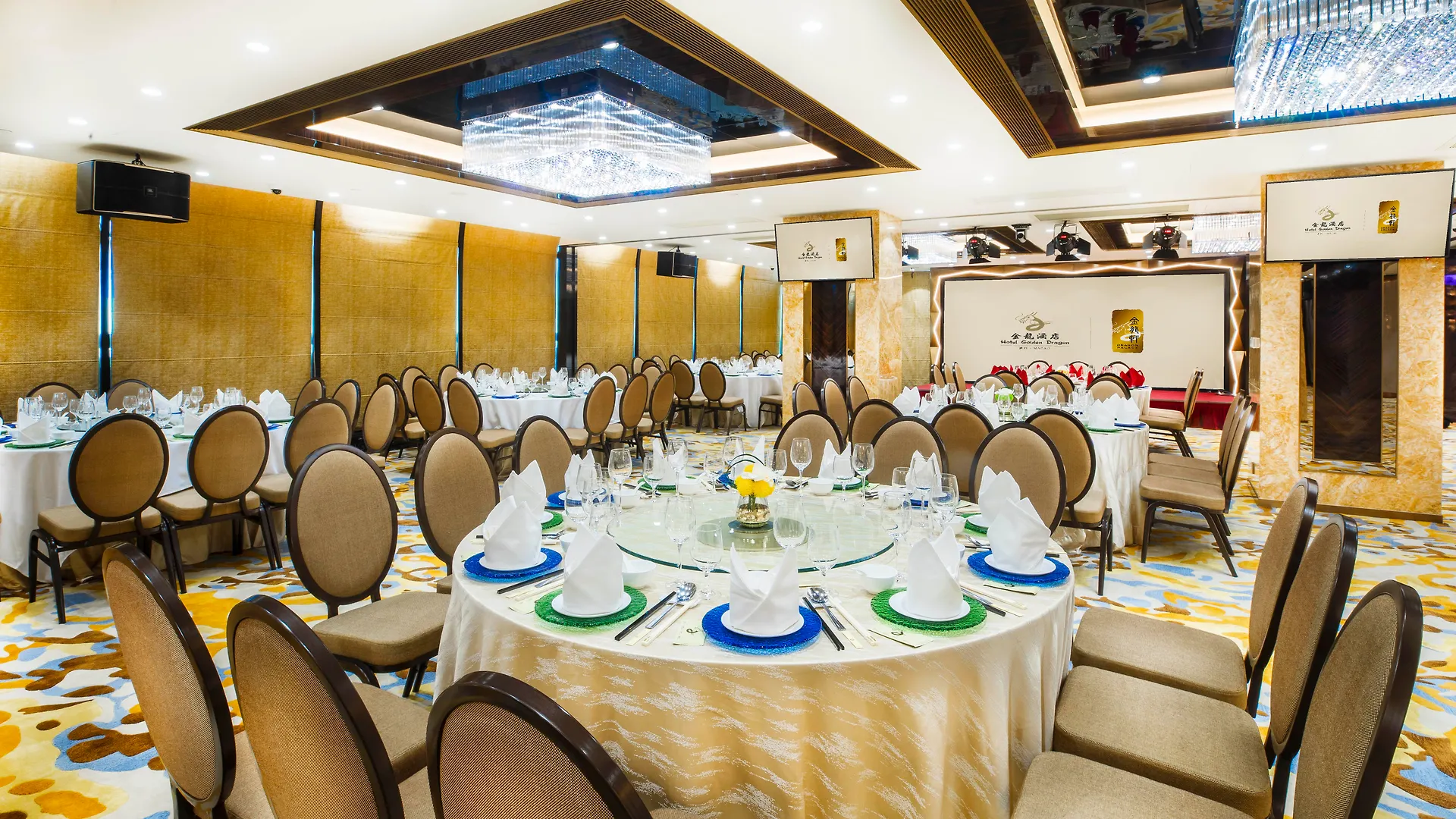 Hotel Golden Dragon Macau 4*,