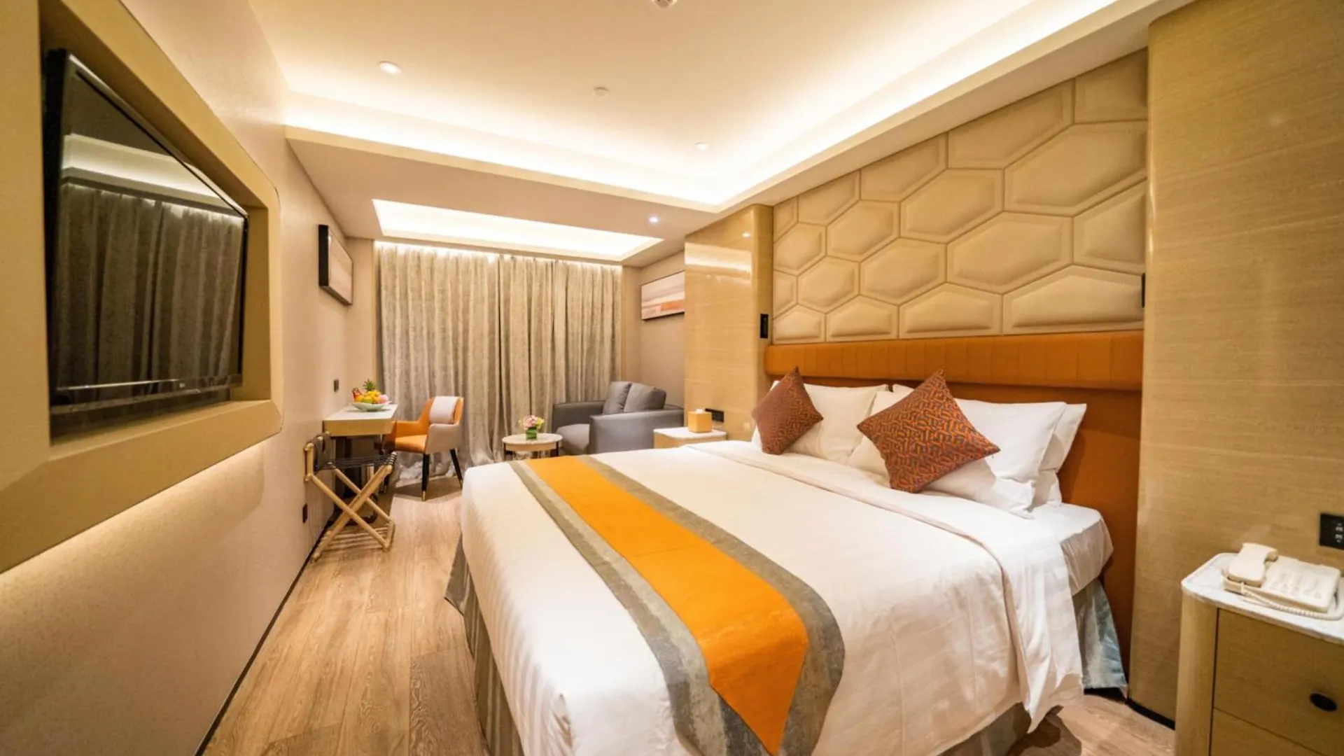 Hotel Golden Dragon Macau 4*,